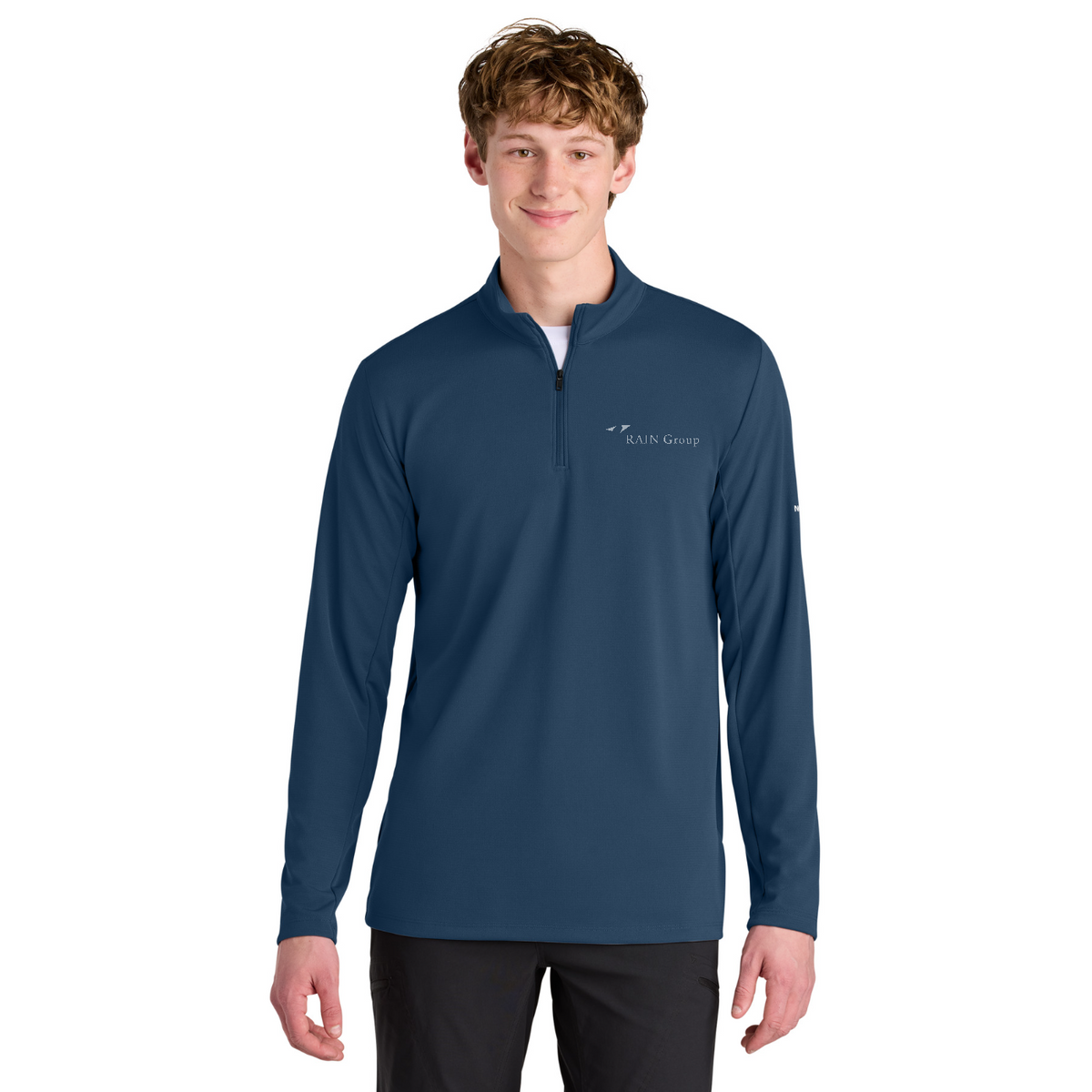 The North Face Ambition 1/4-Zip — model